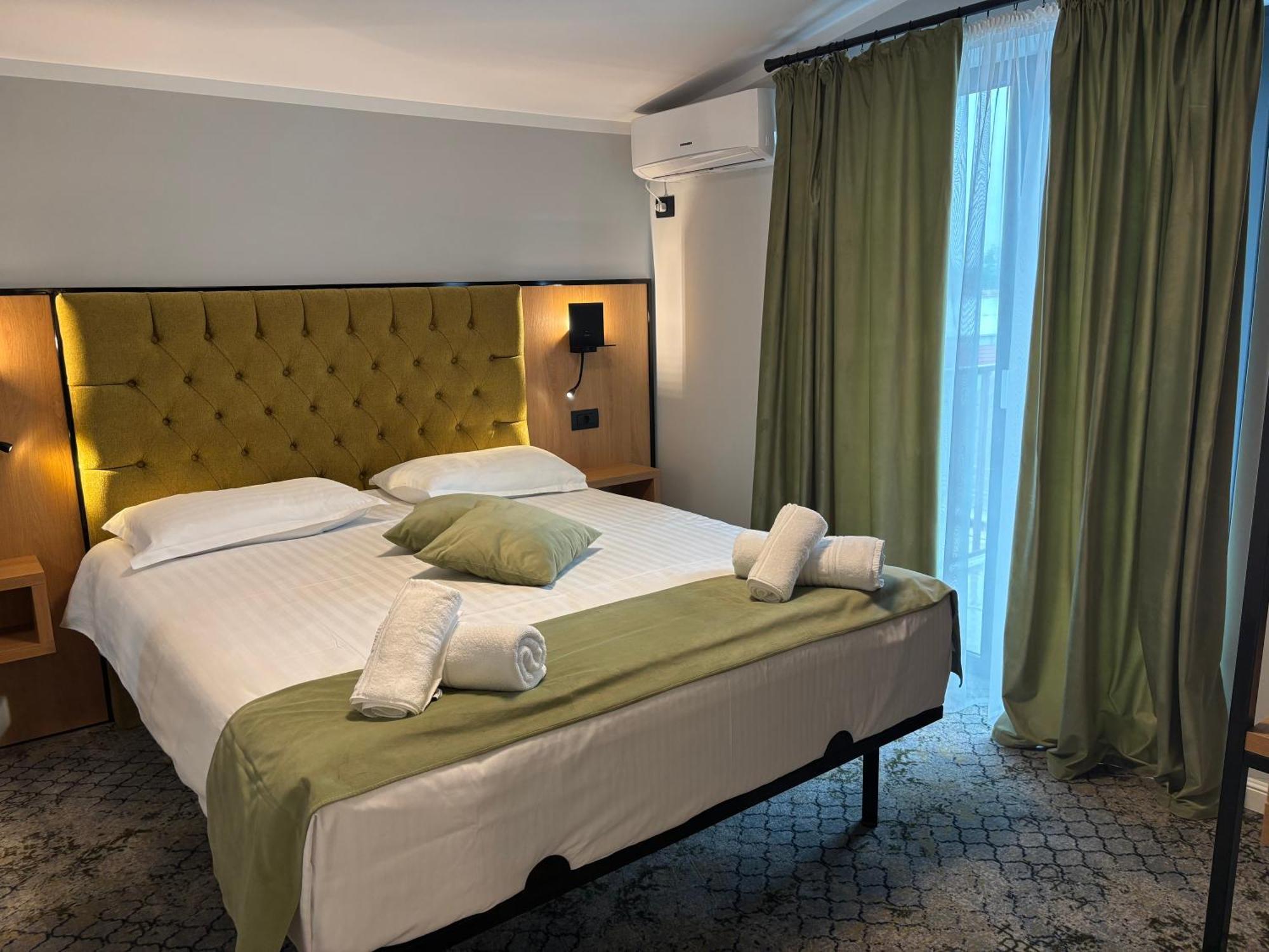 Casa Vatra Radauti Hostel Εξωτερικό φωτογραφία